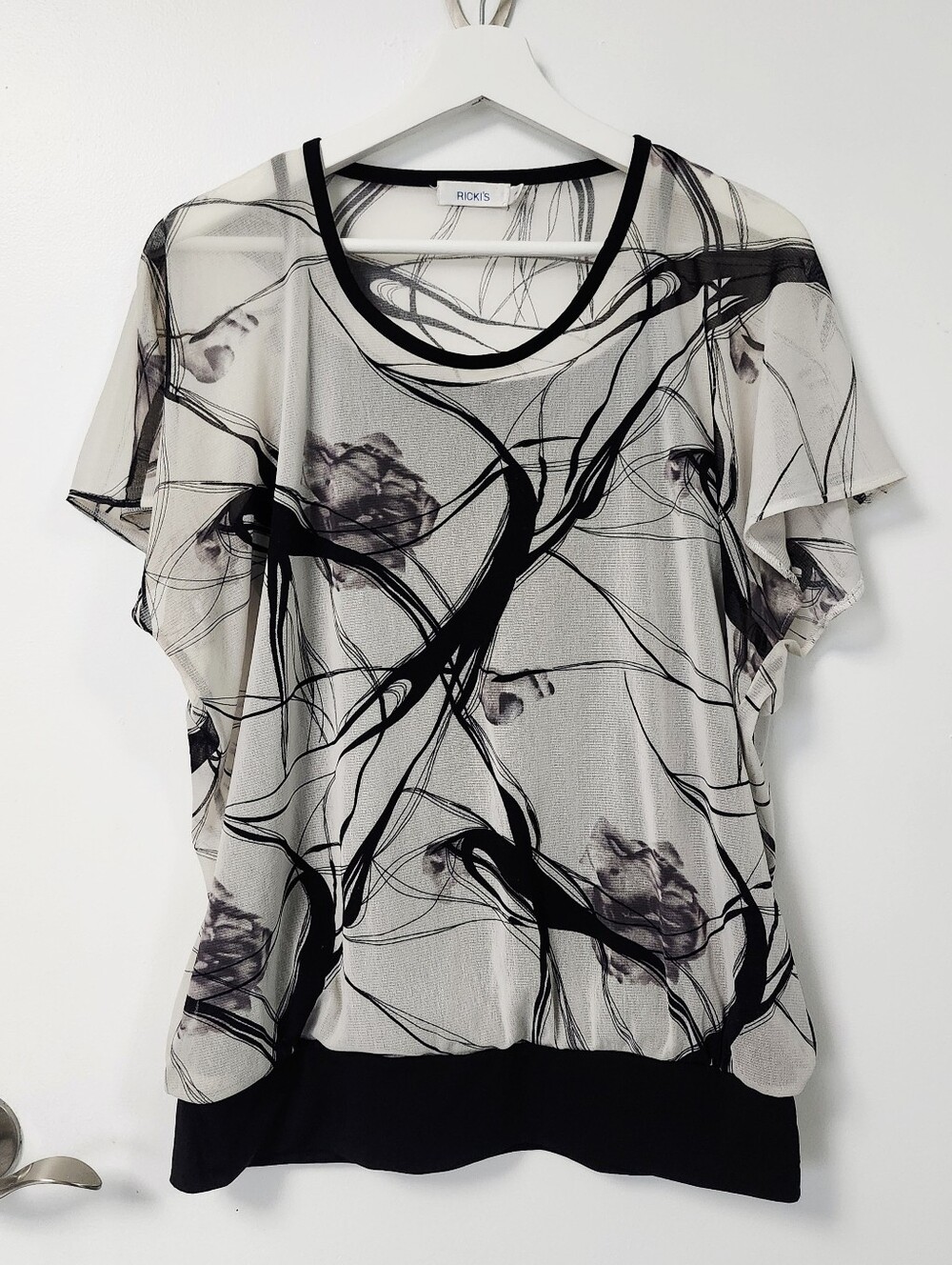 Ricki's L Abstract Floral Shirt Sleeve Top - Picture 14 of 14